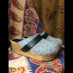 Wool clogs